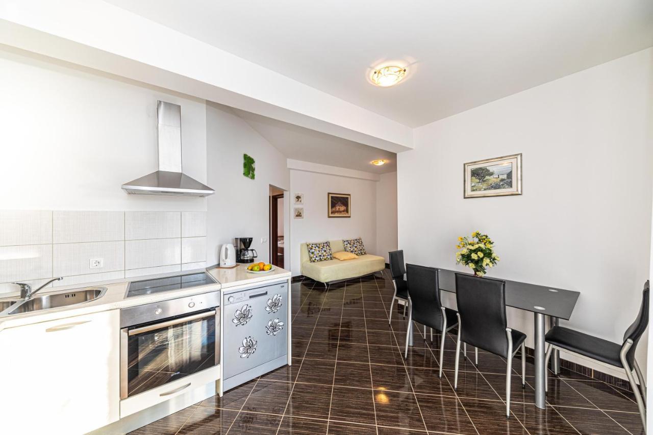 Rajcic Apartments ロゴズニッツァ エクステリア 写真