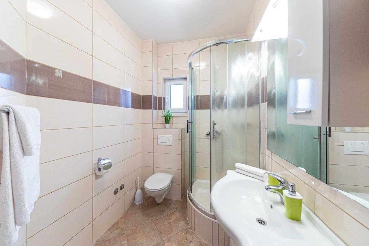 Rajcic Apartments ロゴズニッツァ エクステリア 写真