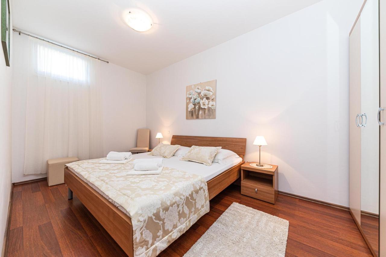 Rajcic Apartments ロゴズニッツァ エクステリア 写真