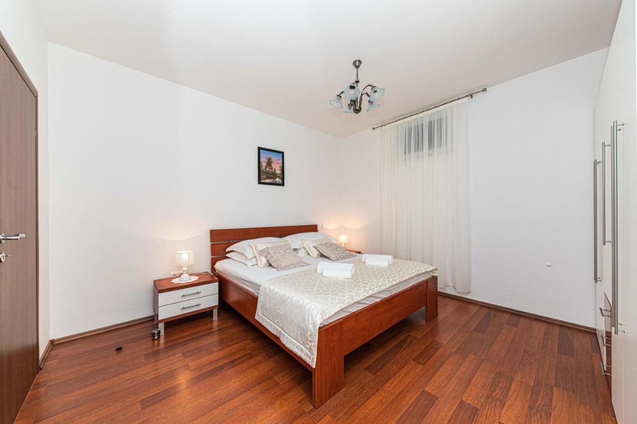 Rajcic Apartments ロゴズニッツァ エクステリア 写真