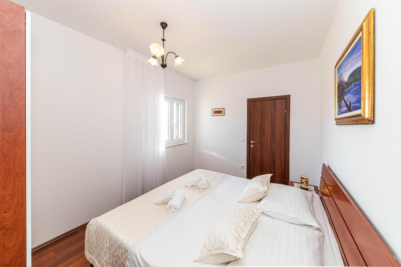 Rajcic Apartments ロゴズニッツァ エクステリア 写真