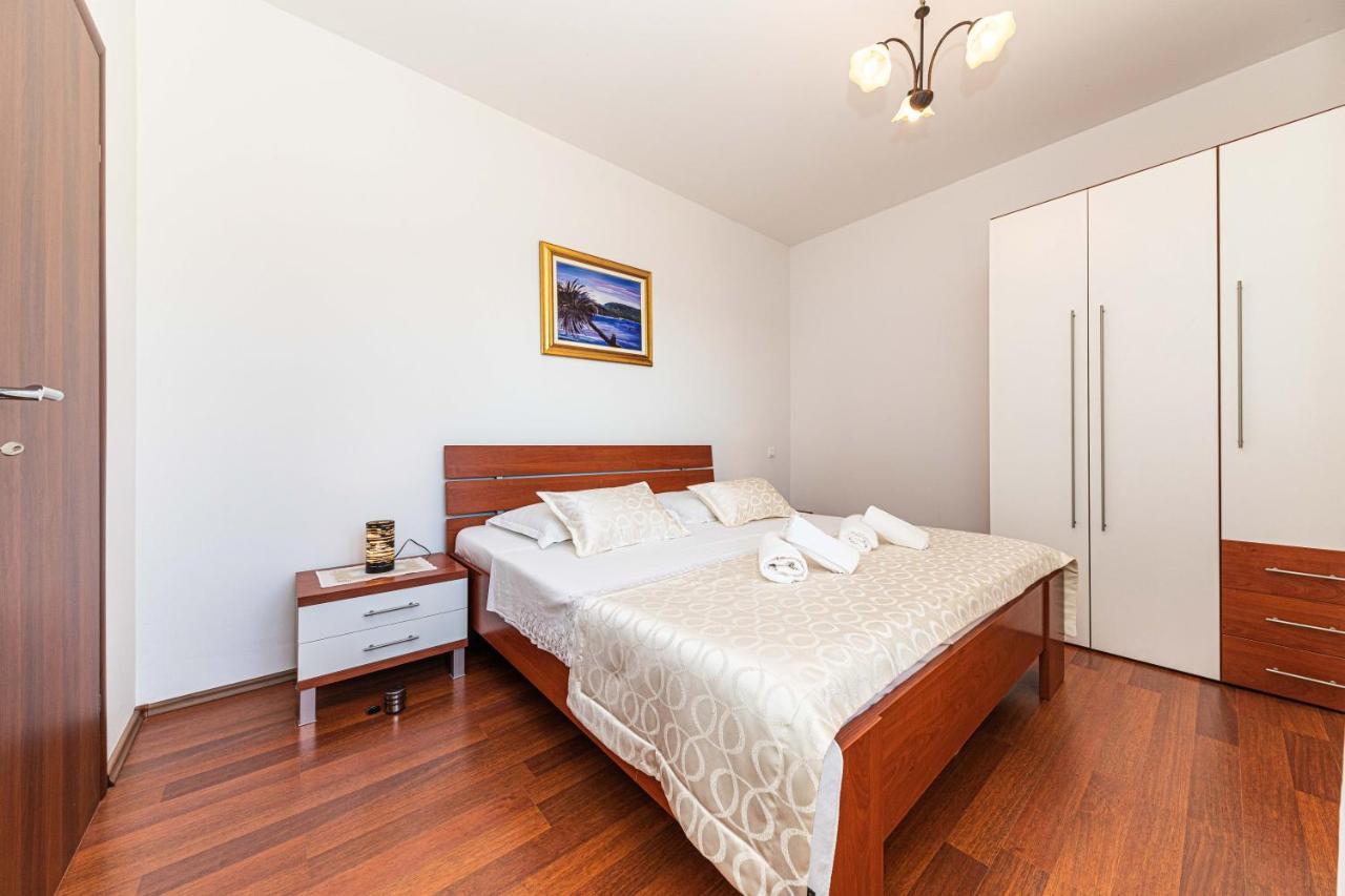 Rajcic Apartments ロゴズニッツァ エクステリア 写真