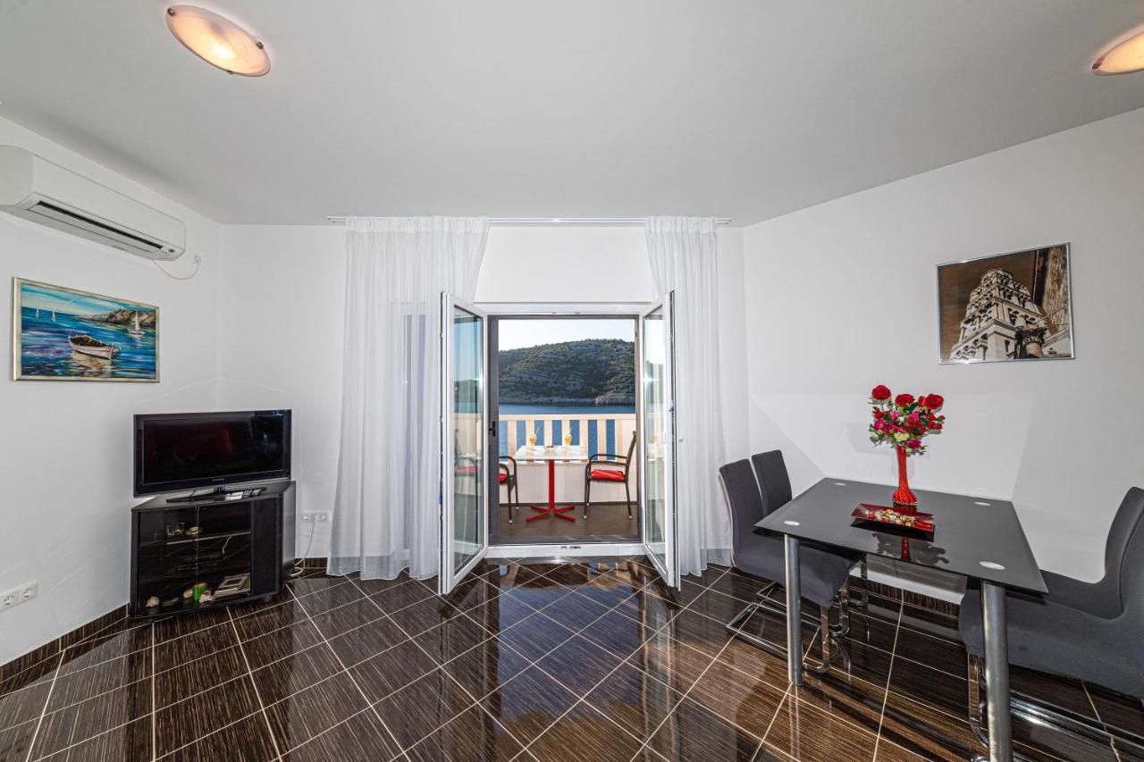 Rajcic Apartments ロゴズニッツァ エクステリア 写真