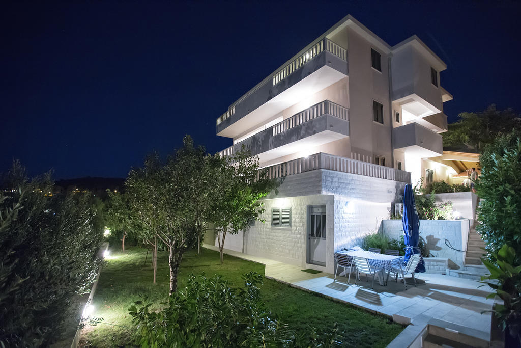 Rajcic Apartments ロゴズニッツァ エクステリア 写真